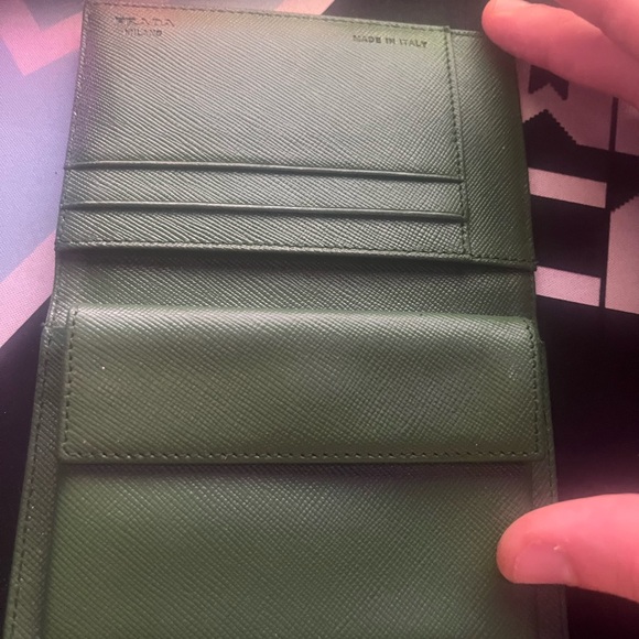 Prada Wallet - Picture 6 of 6